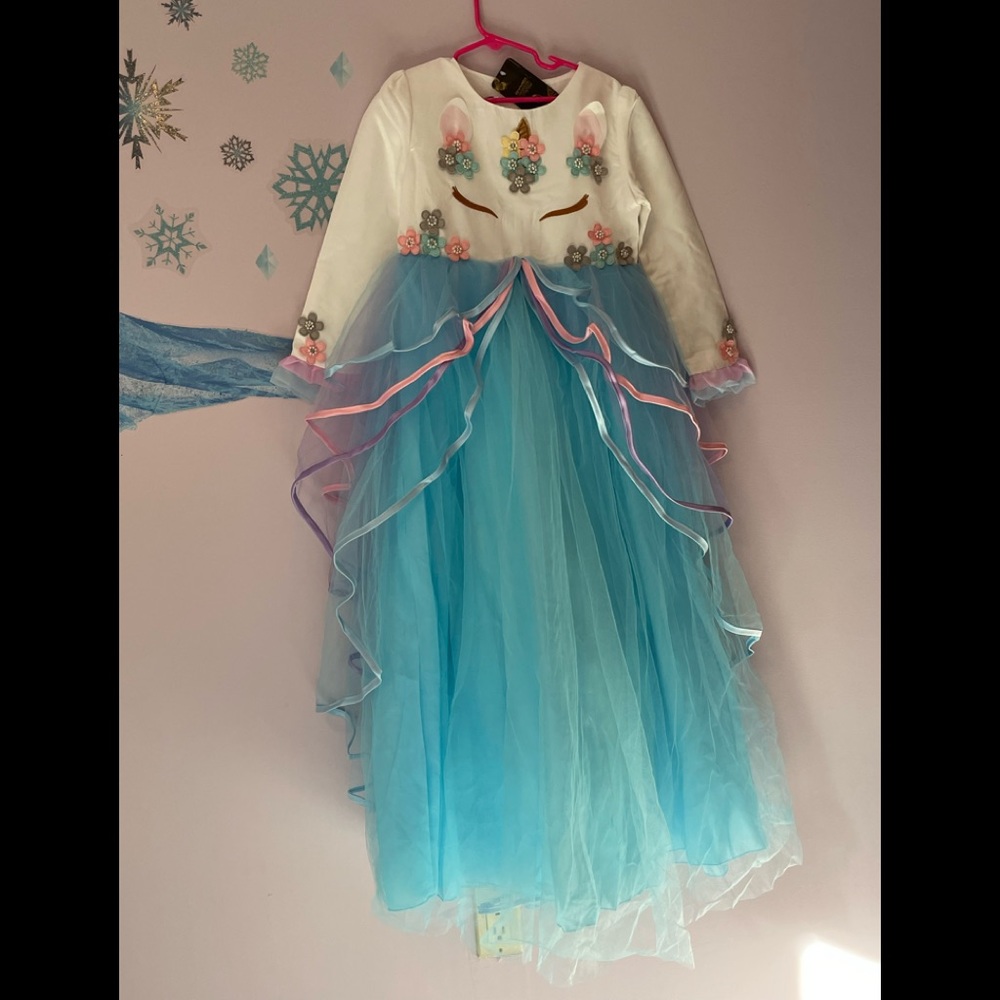 Girls unicorn dress size 7/8. Brand new with tags.